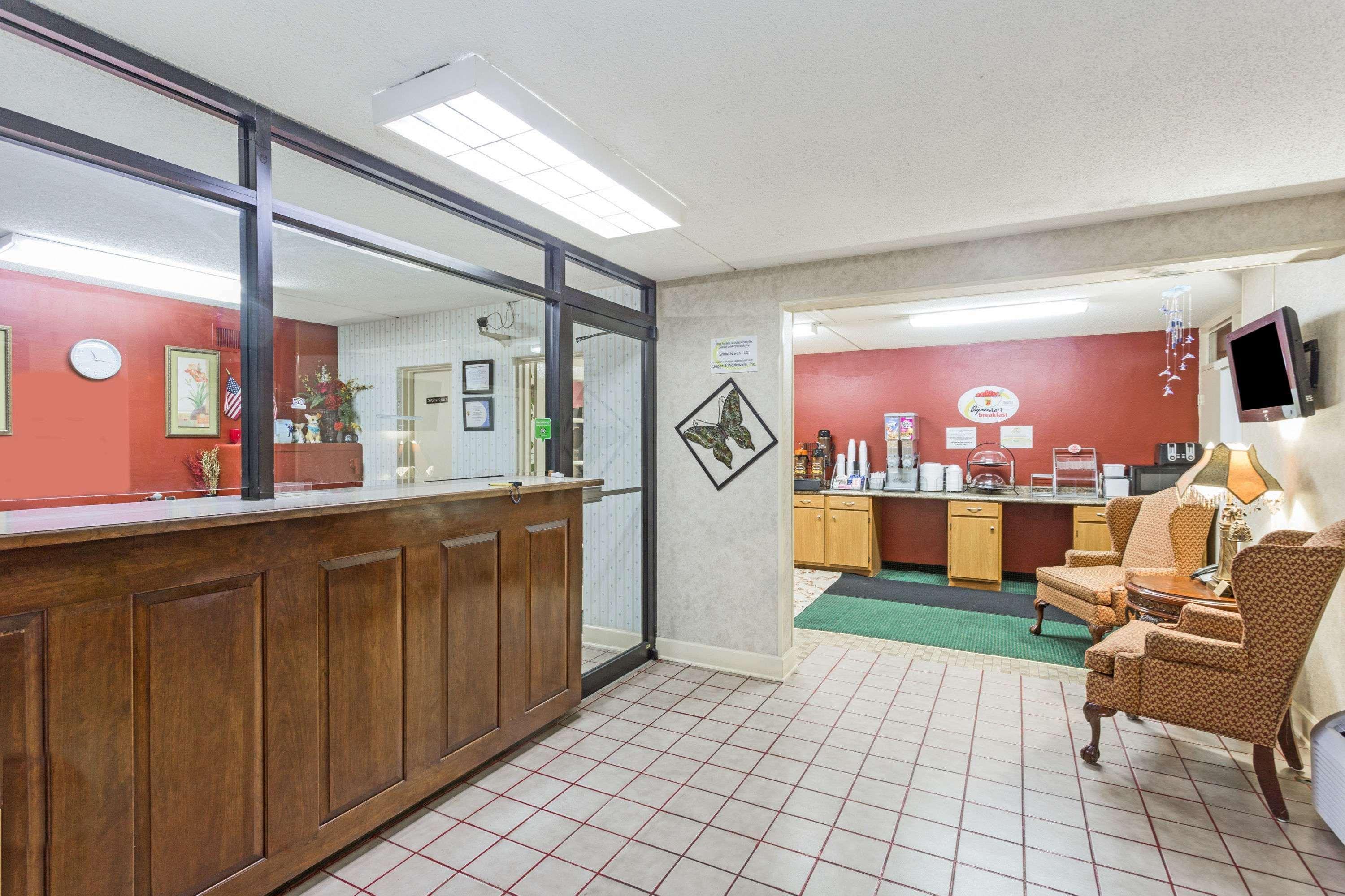 Super 8 By Wyndham Tifton Hotel Екстериор снимка