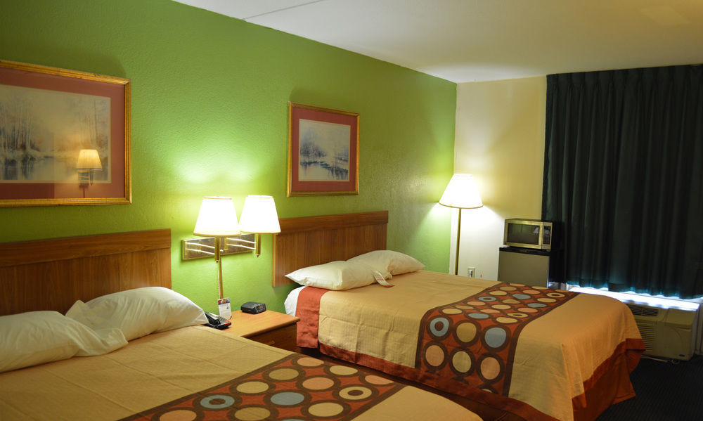 Super 8 By Wyndham Tifton Hotel Екстериор снимка
