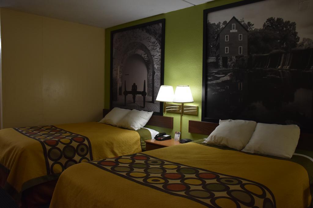 Super 8 By Wyndham Tifton Hotel Екстериор снимка