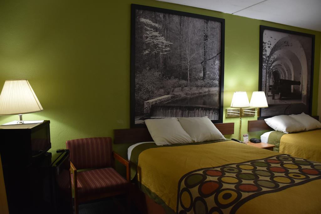 Super 8 By Wyndham Tifton Hotel Екстериор снимка