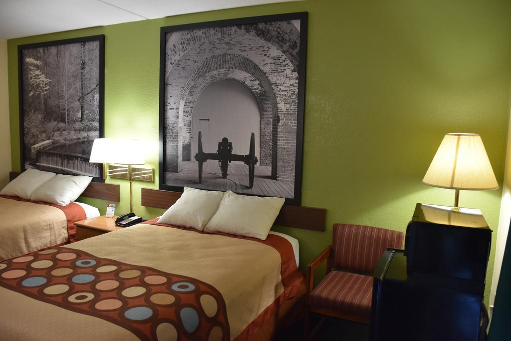 Super 8 By Wyndham Tifton Hotel Екстериор снимка