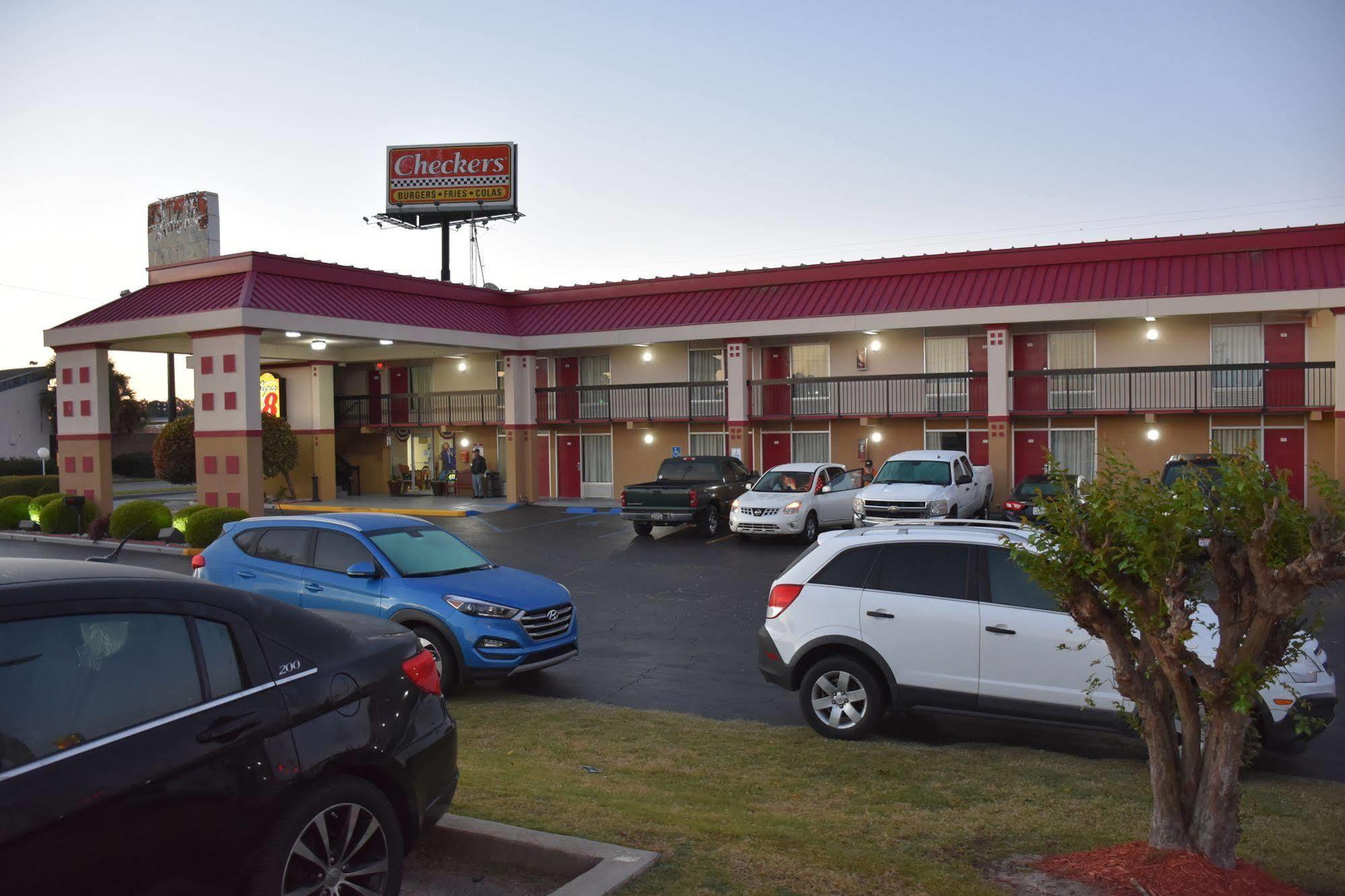 Super 8 By Wyndham Tifton Hotel Екстериор снимка