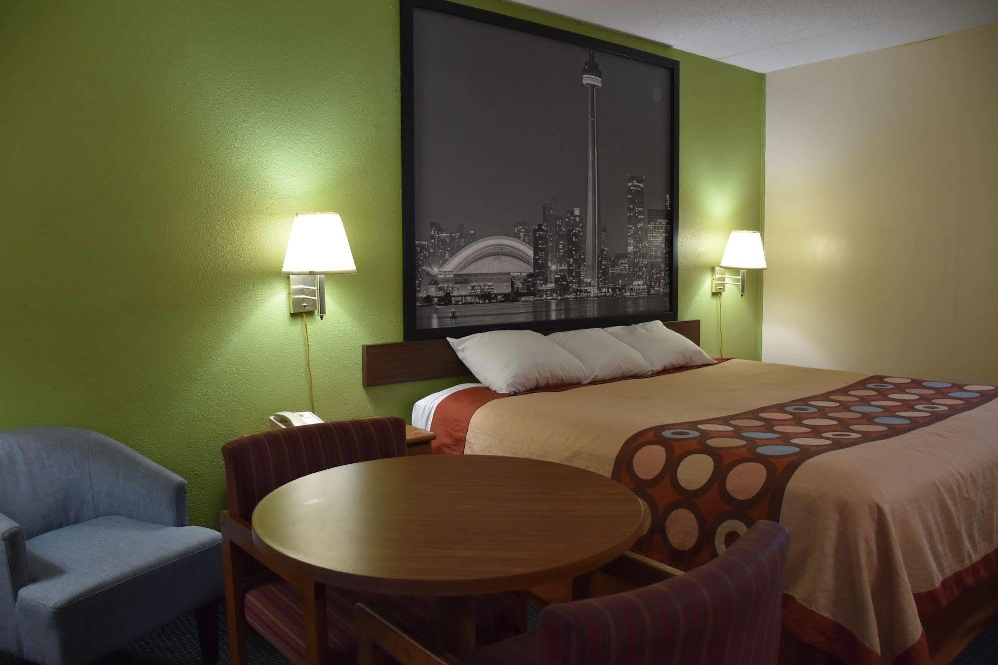 Super 8 By Wyndham Tifton Hotel Екстериор снимка