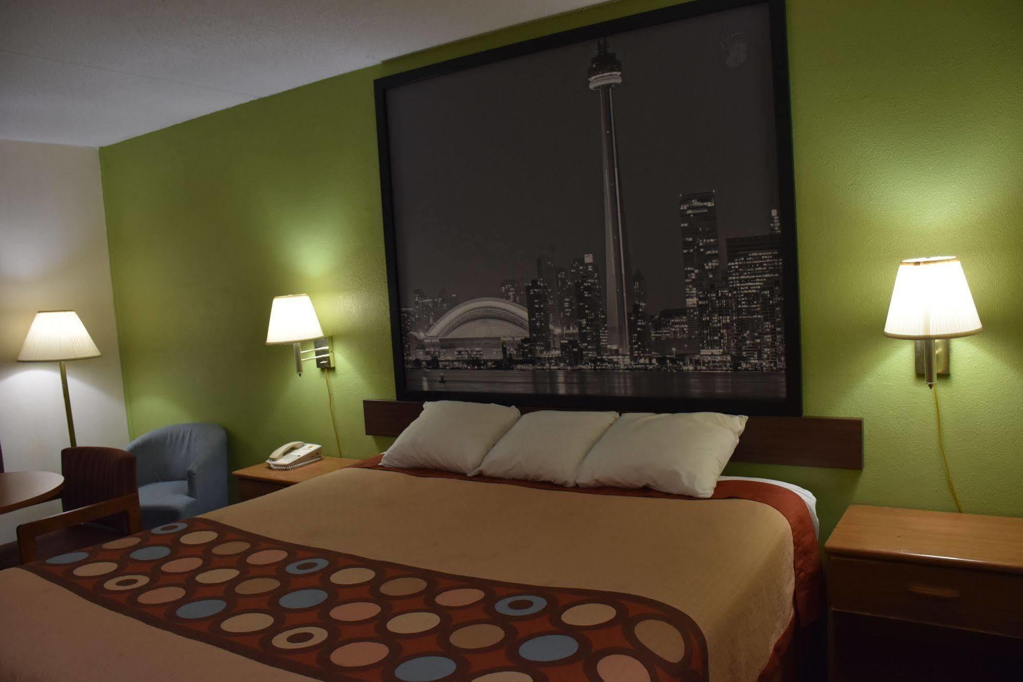 Super 8 By Wyndham Tifton Hotel Екстериор снимка