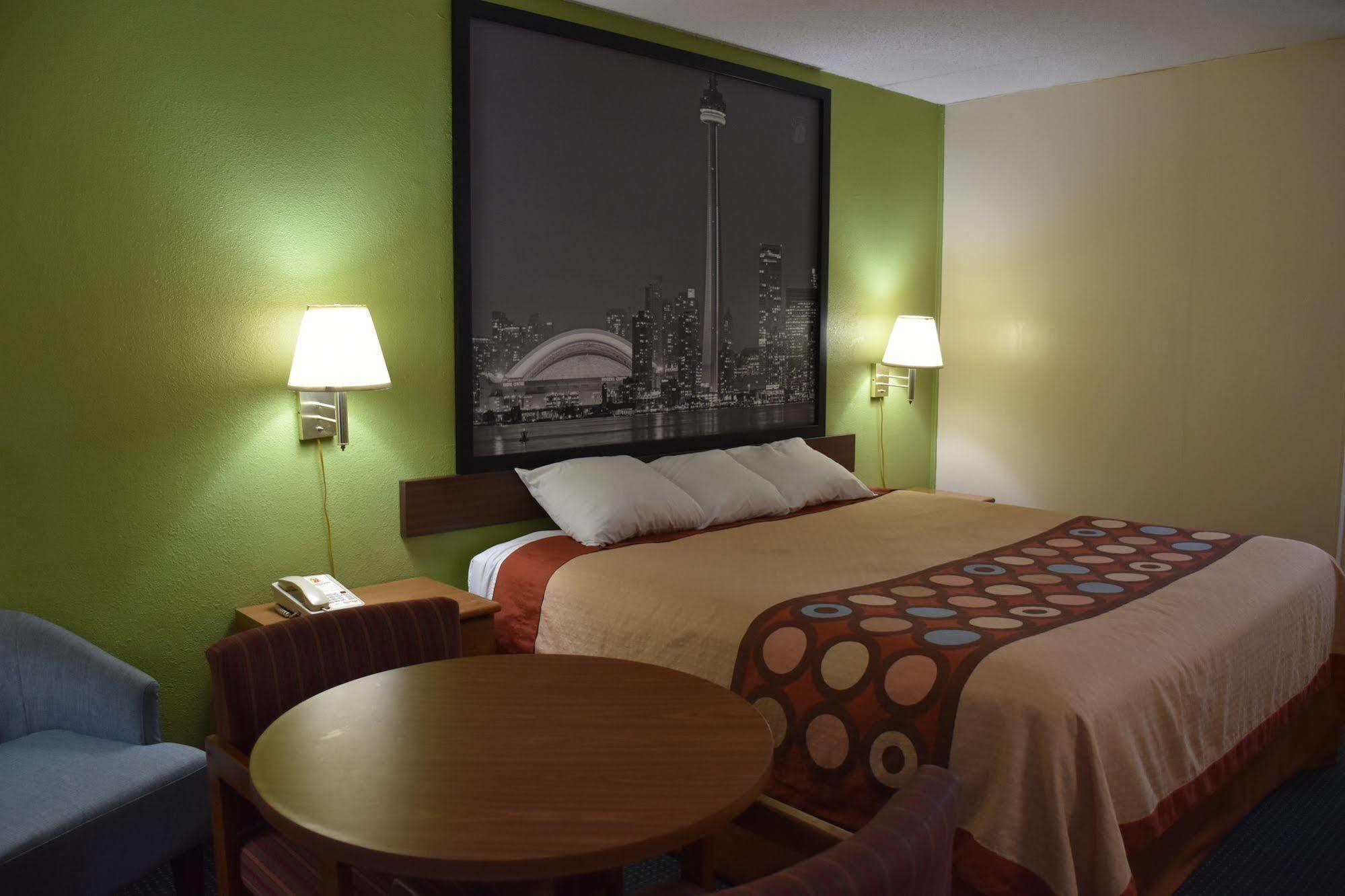 Super 8 By Wyndham Tifton Hotel Екстериор снимка