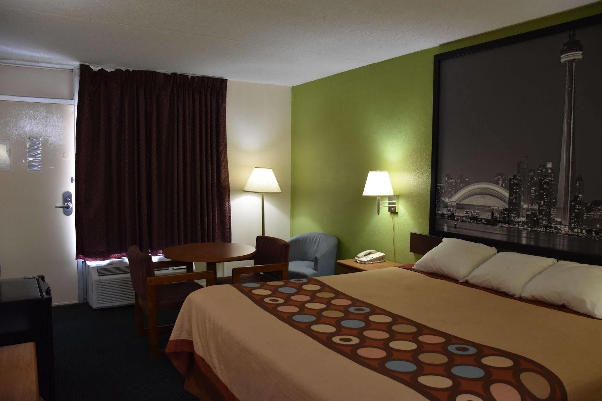 Super 8 By Wyndham Tifton Hotel Екстериор снимка